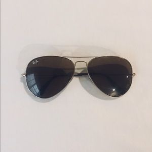 Ray ban aviators 😎